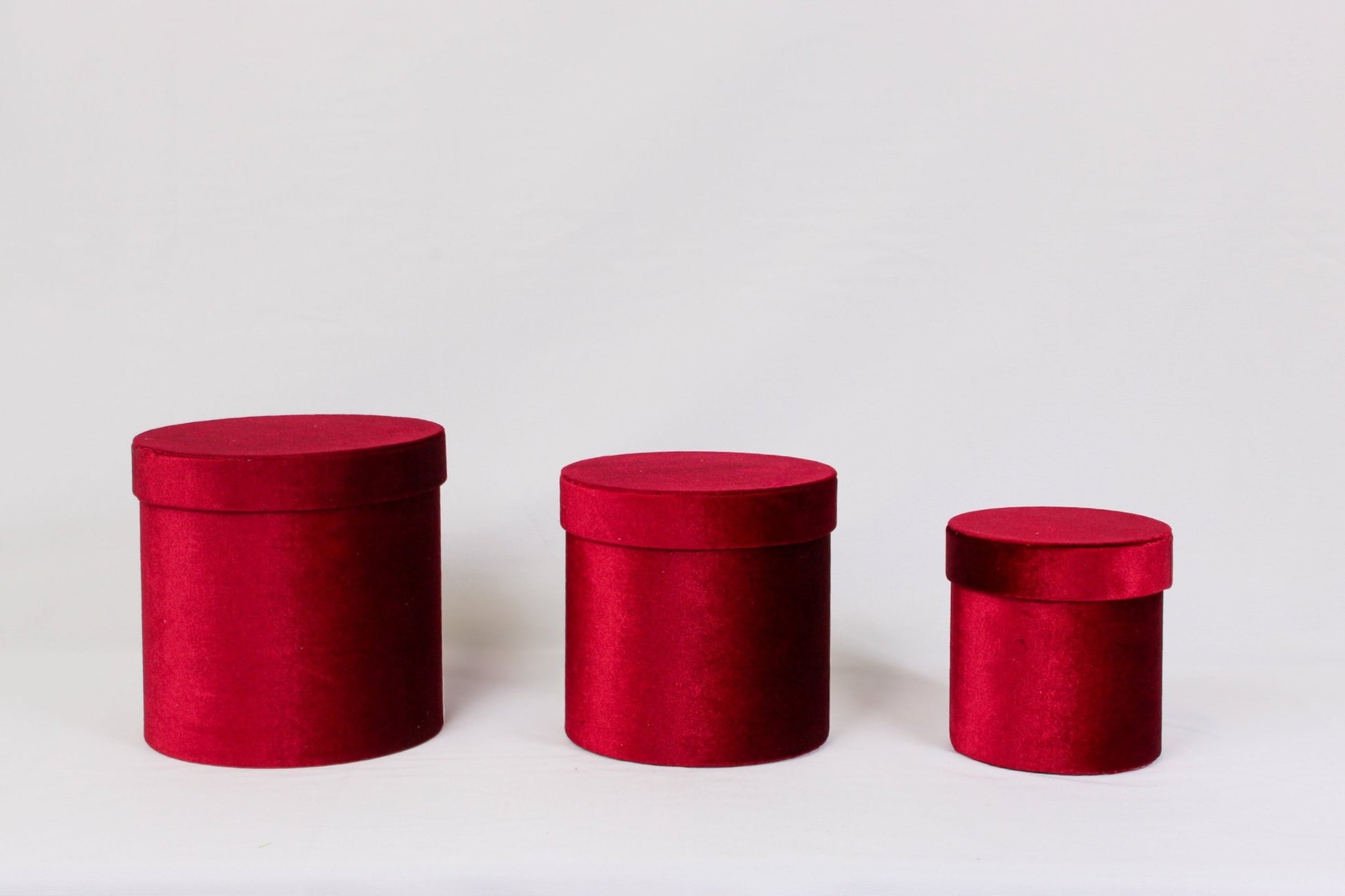 Velvet Round Flower Hat Box with Lid - Elegant Supply