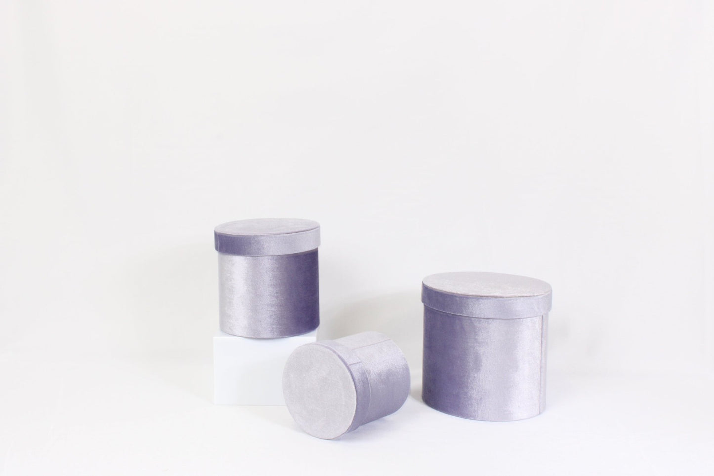 Velvet Round Flower Hat Box with Lid - Elegant Supply