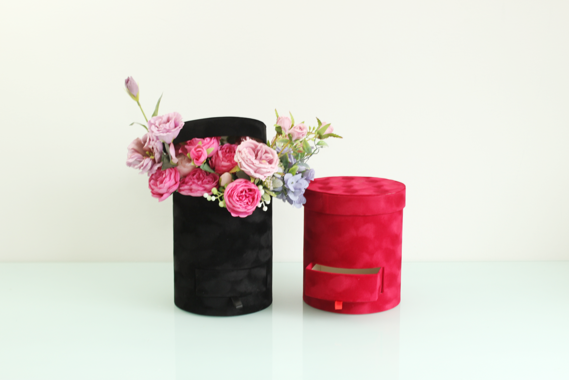 Velvet Round Gift Wrap Box with Ribbon – Floral Supplies Store