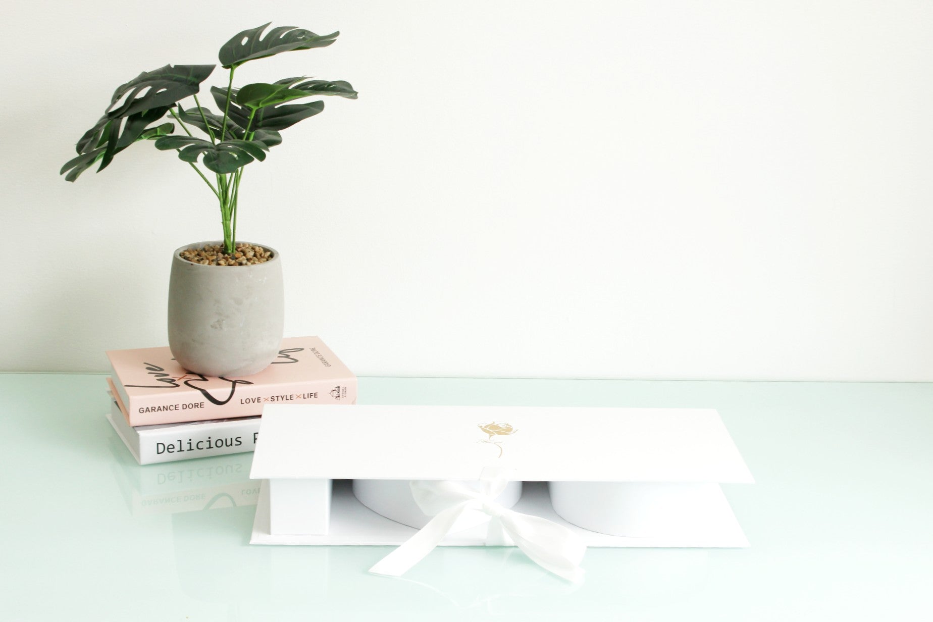 White  "I Love You" heart box perfect as a food box or candy box.