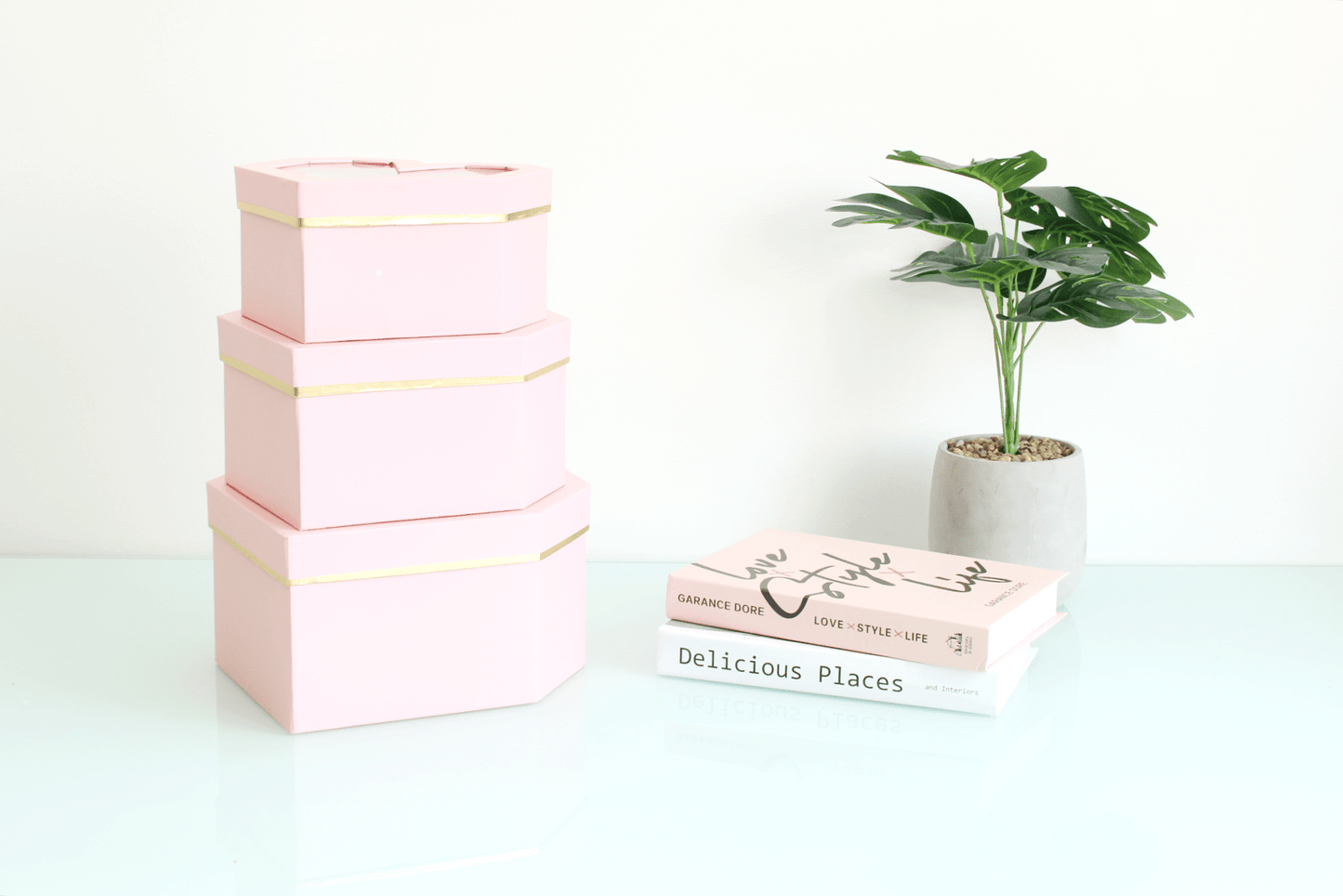 Diamond Heart Shape Flower Box with Clear Lid - Elegant Supply