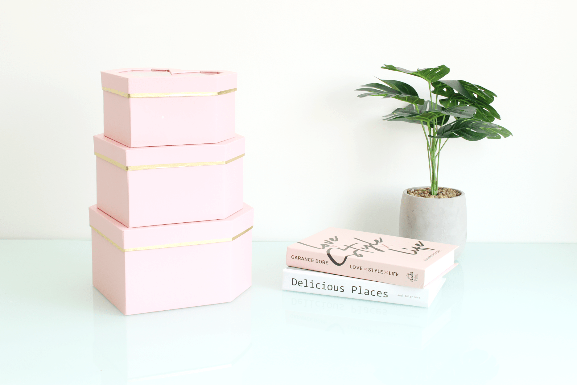 Diamond Heart Shape Flower Box with Clear Lid - Elegant Supply