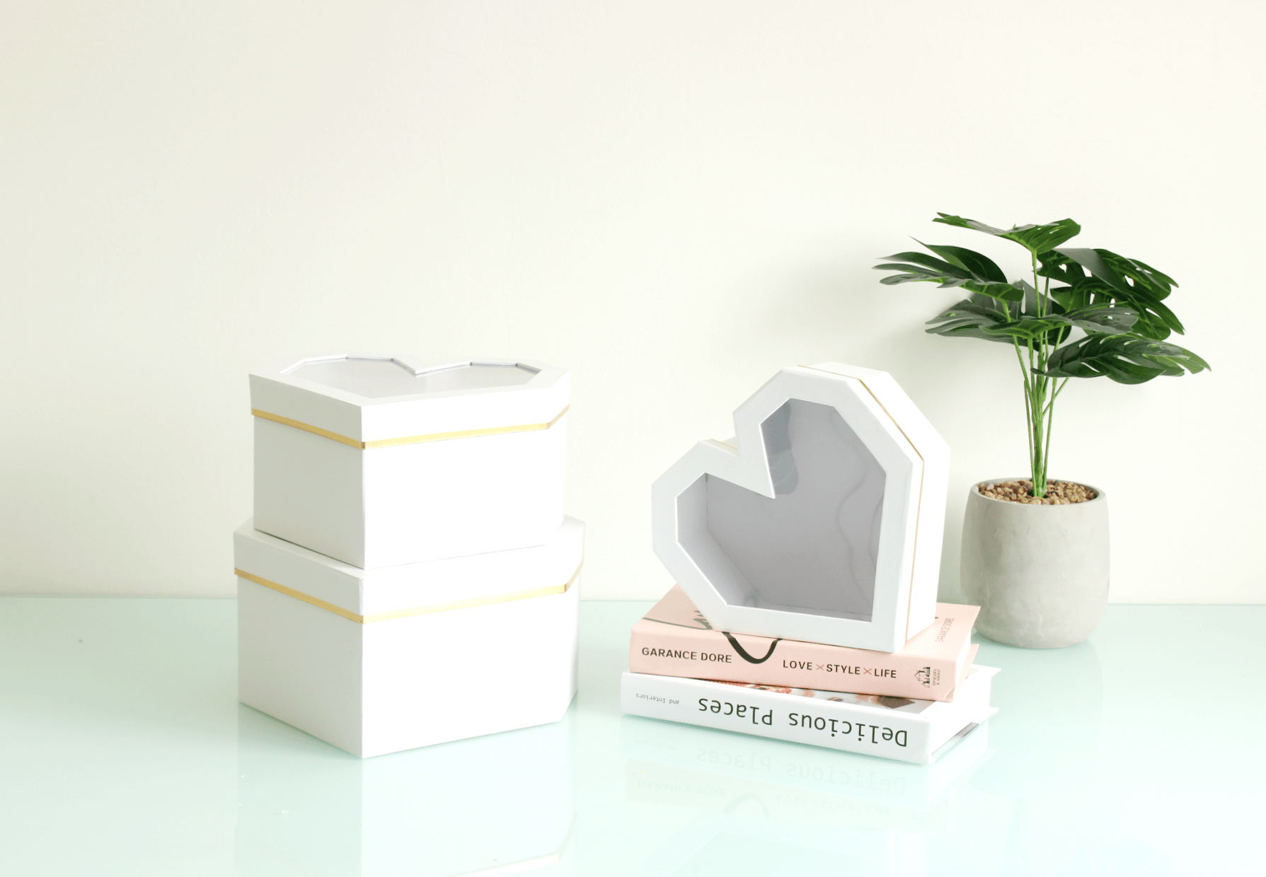 Diamond Heart Shape Flower Box with Clear Lid - Elegant Supply
