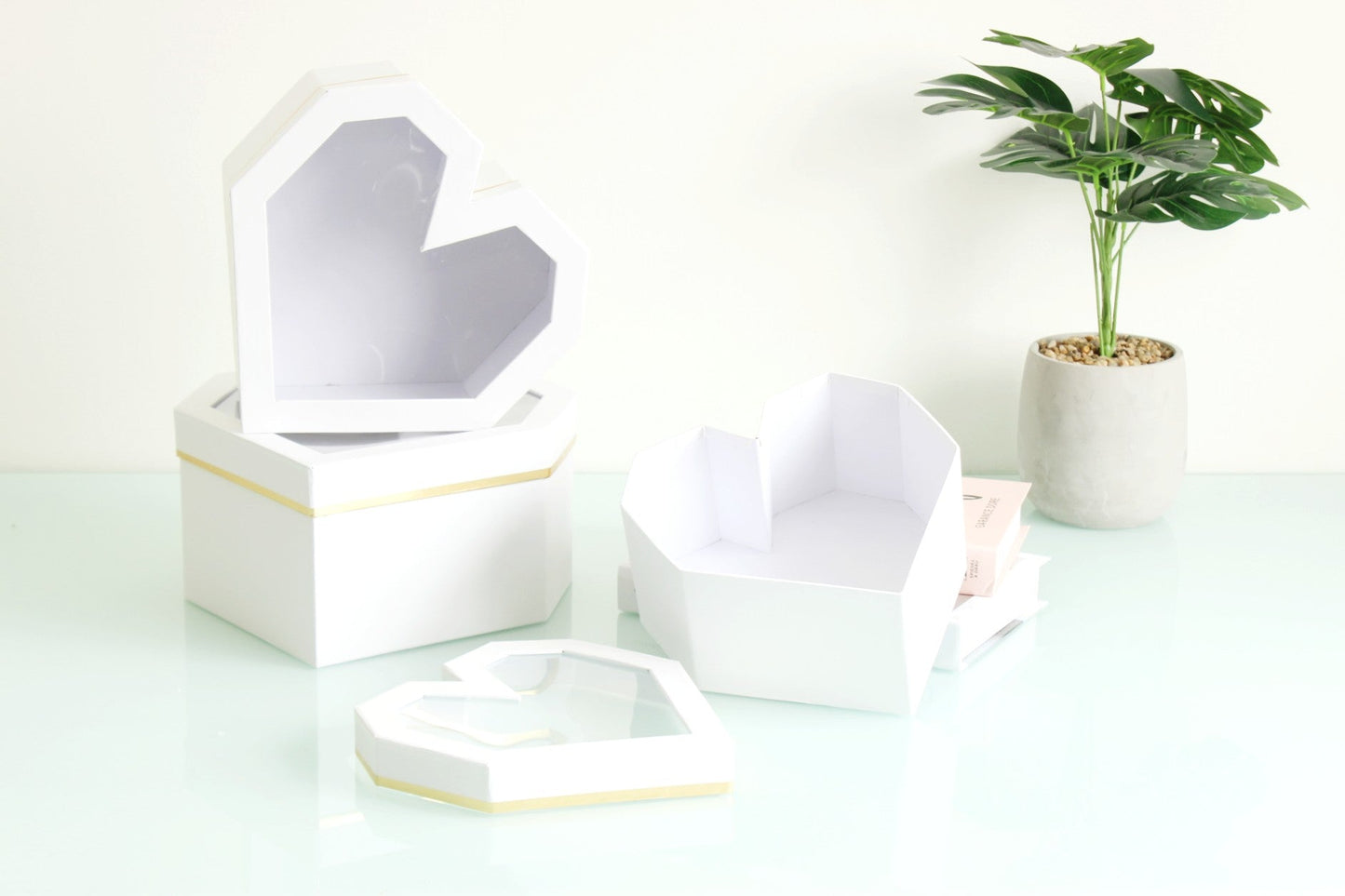 Diamond Heart Shape Flower Box with Clear Lid - Elegant Supply