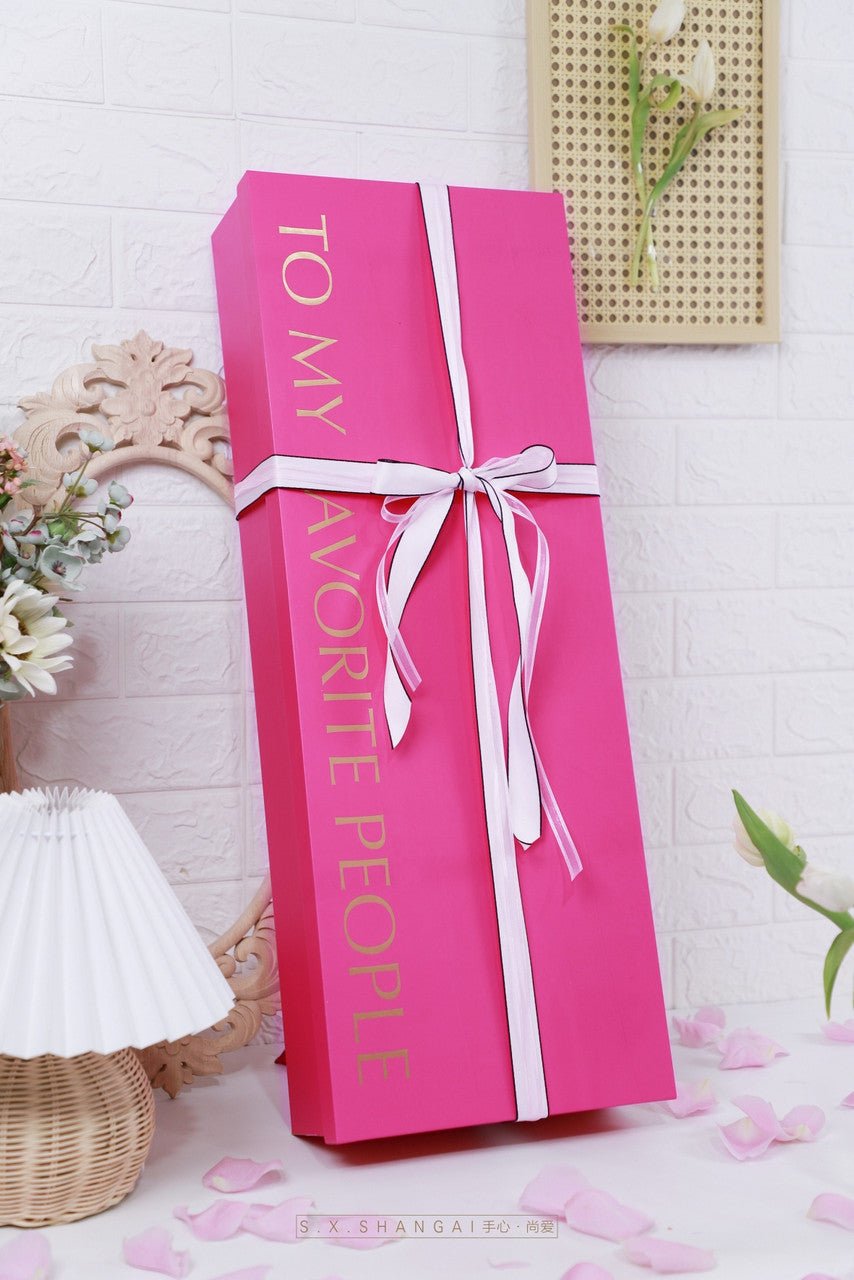 Favorite People "Mom" Box with Foam and Liner - Elegant Supply