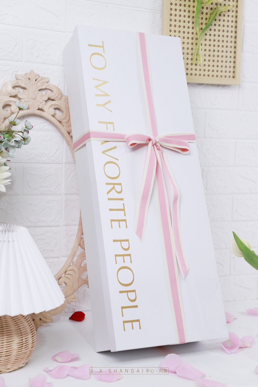 Favorite People "Mom" Box with Foam and Liner - Elegant Supply