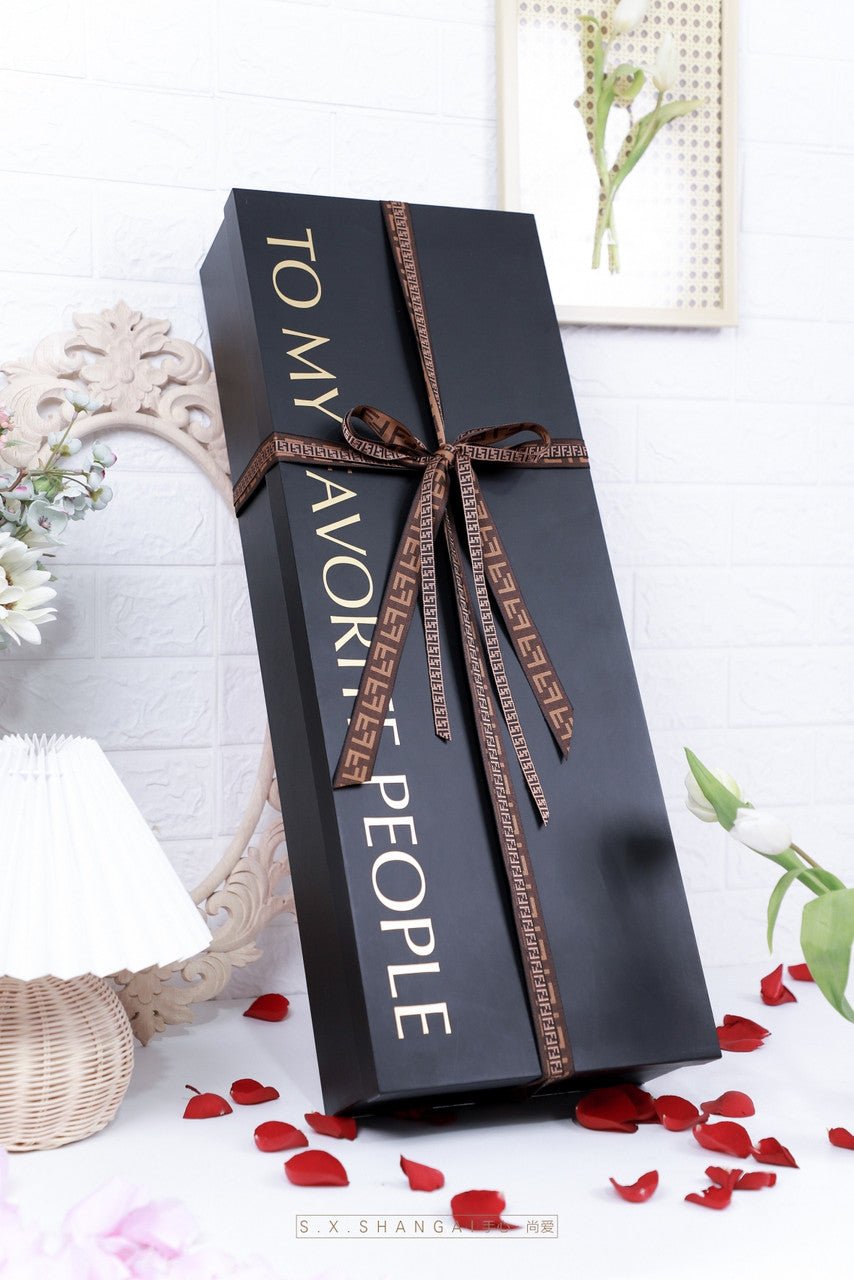 Favorite People "Mom" Box with Foam and Liner - Elegant Supply