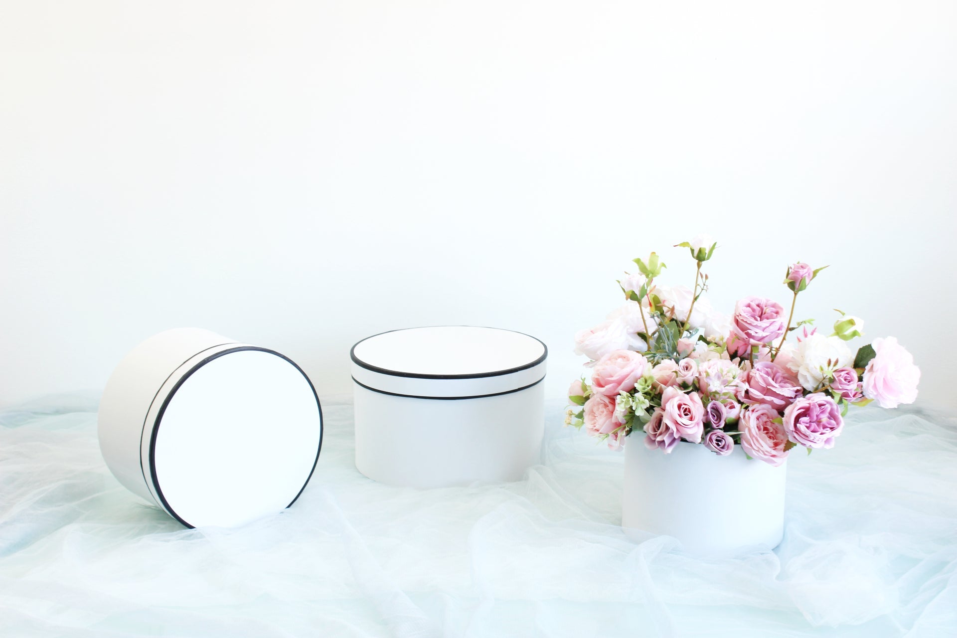 French Inspired Round Flower Box - Elegant Supply
