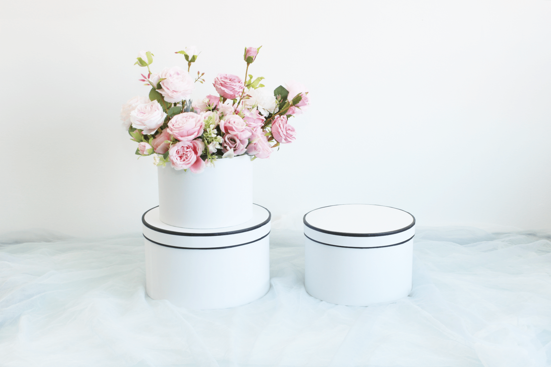 French Inspired Round Flower Box - Elegant Supply