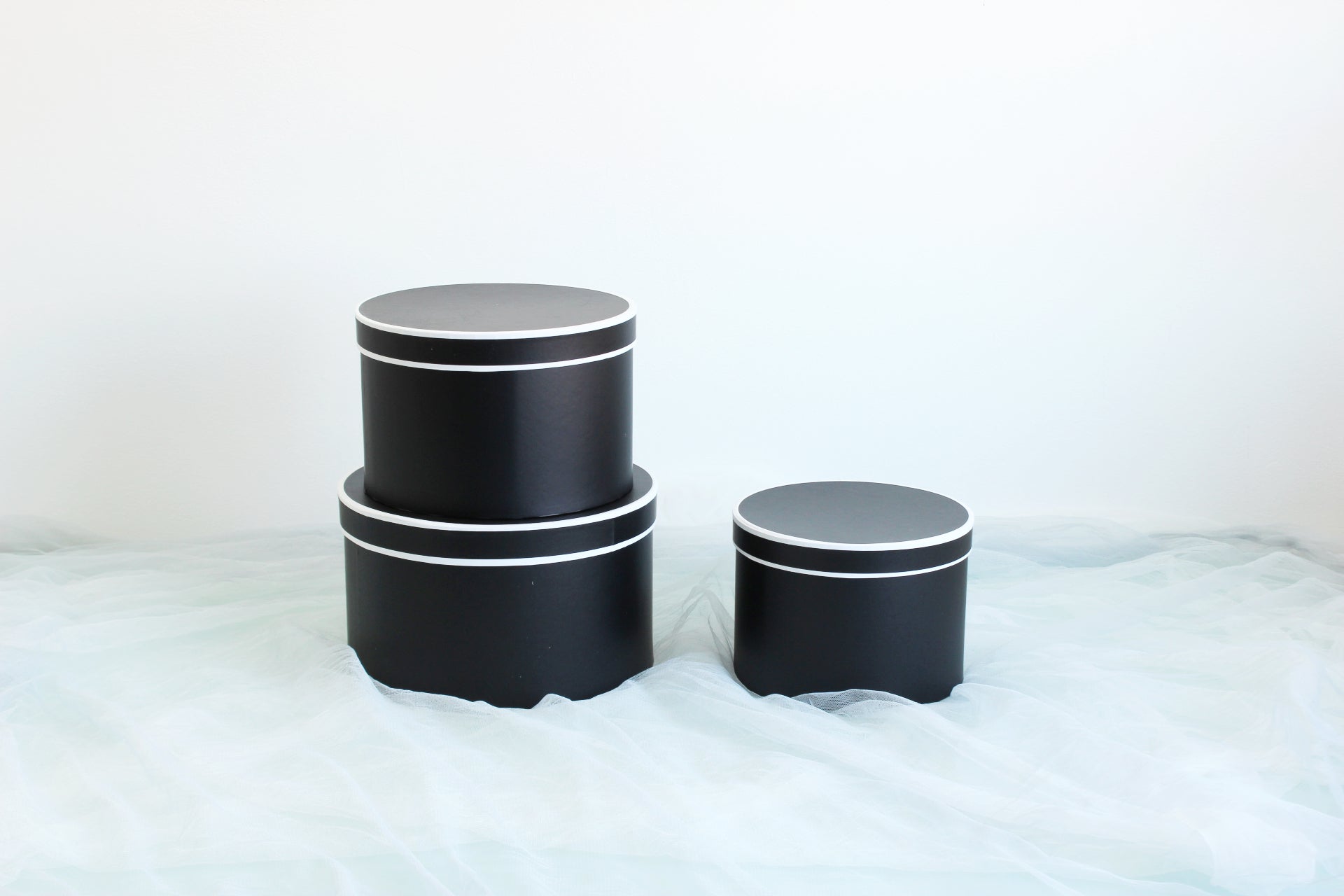 French Inspired Round Flower Box - Elegant Supply