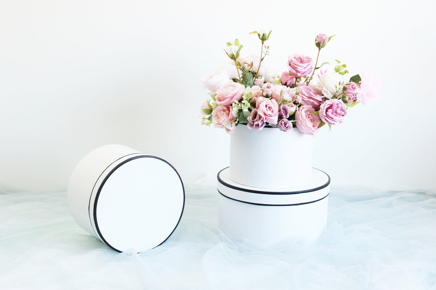 French Inspired Round Flower Box - Elegant Supply