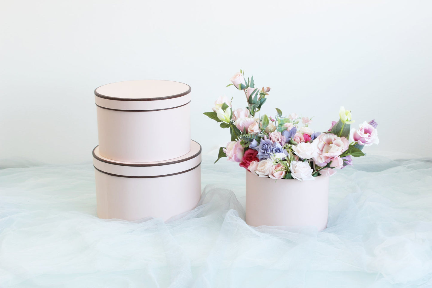 French Inspired Round Flower Box - Elegant Supply