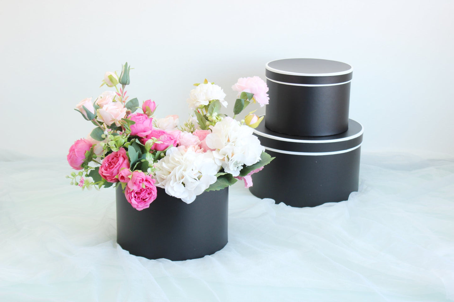 French Inspired Round Flower Box - Elegant Supply