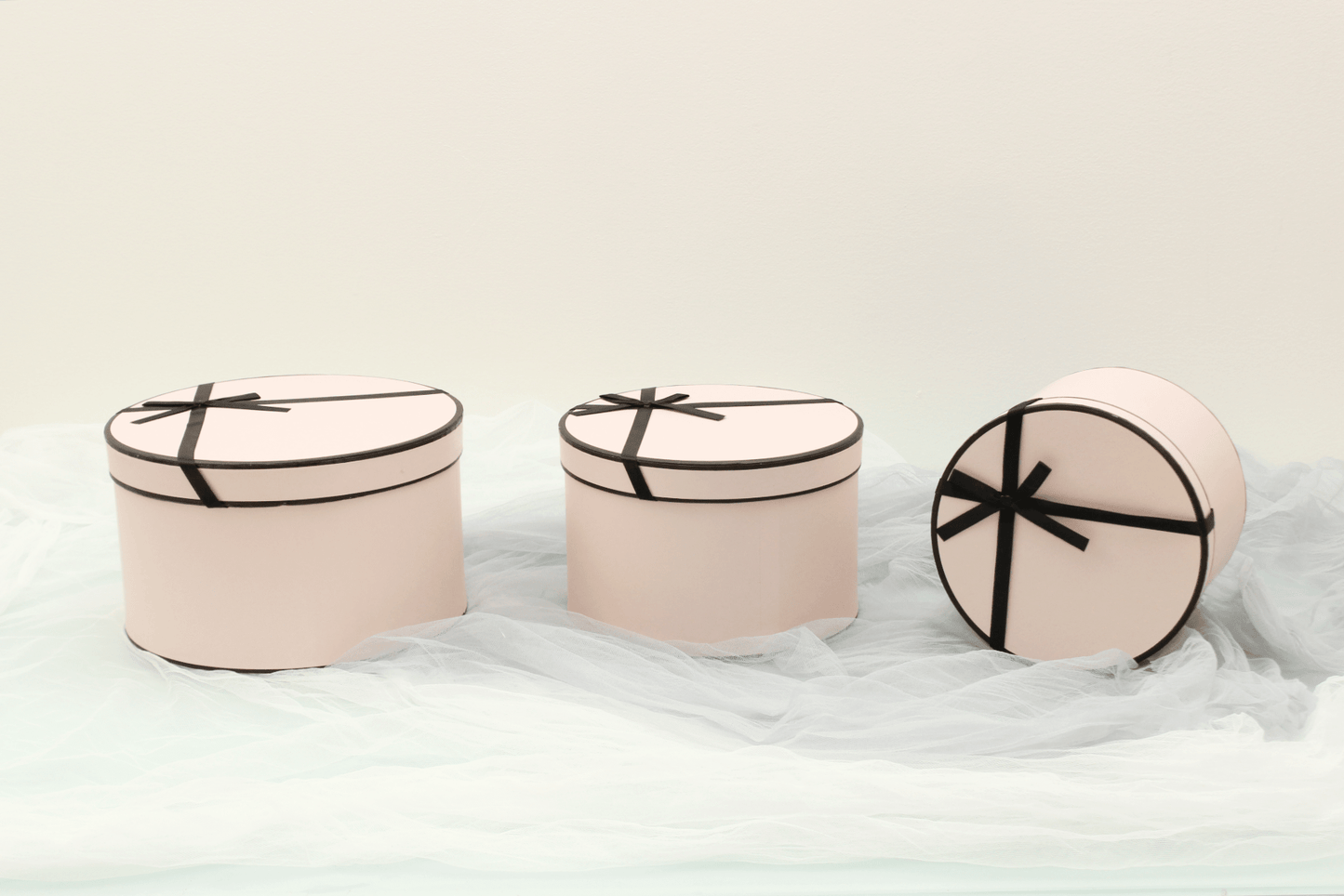 French Inspired Round Flower Gift Box with Ribbon - Elegant Supply