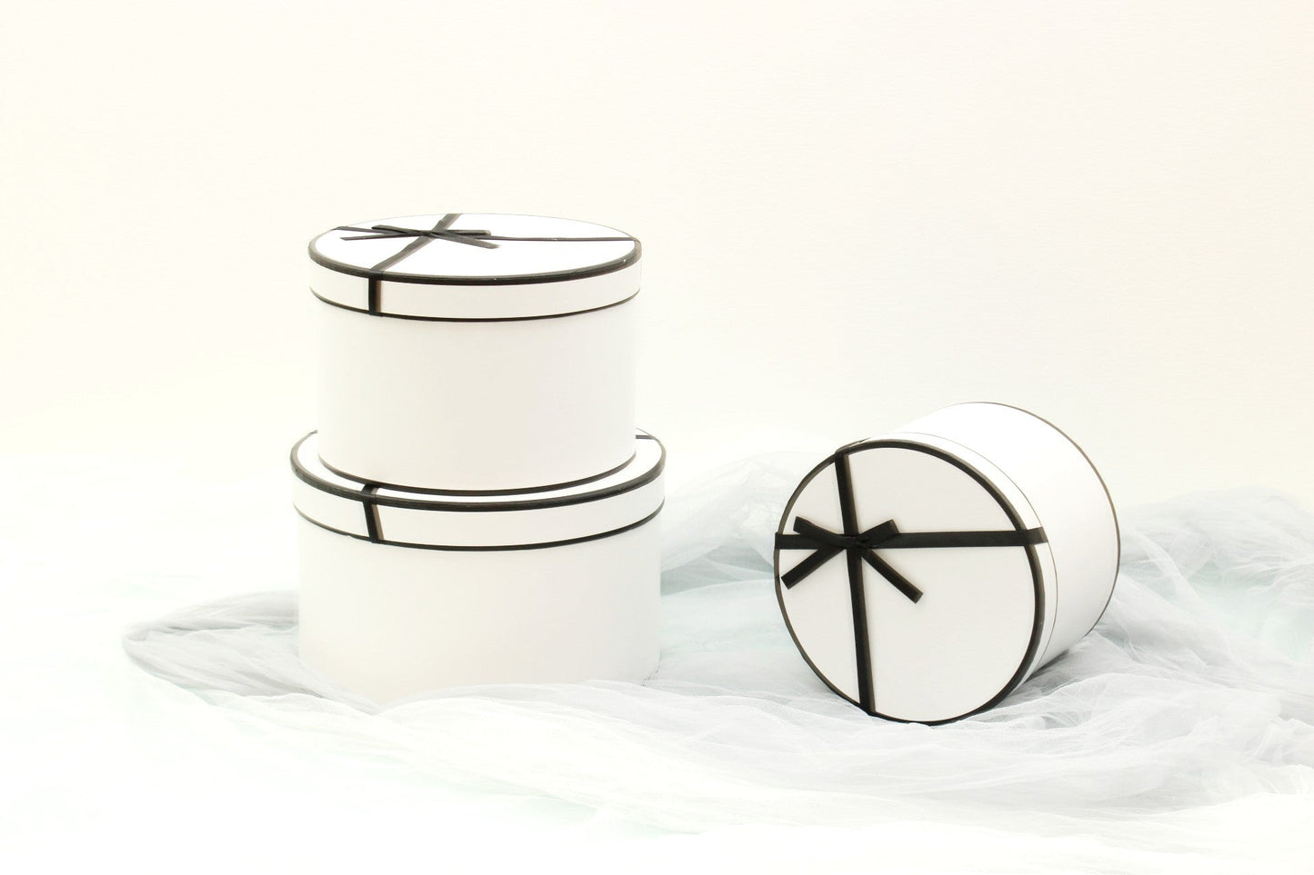 French Inspired Round Flower Gift Box with Ribbon - Elegant Supply