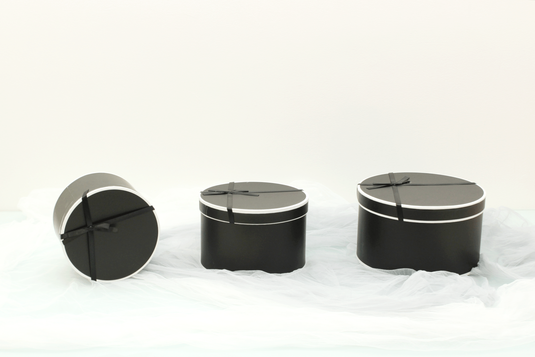 French Inspired Round Flower Gift Box with Ribbon - Elegant Supply