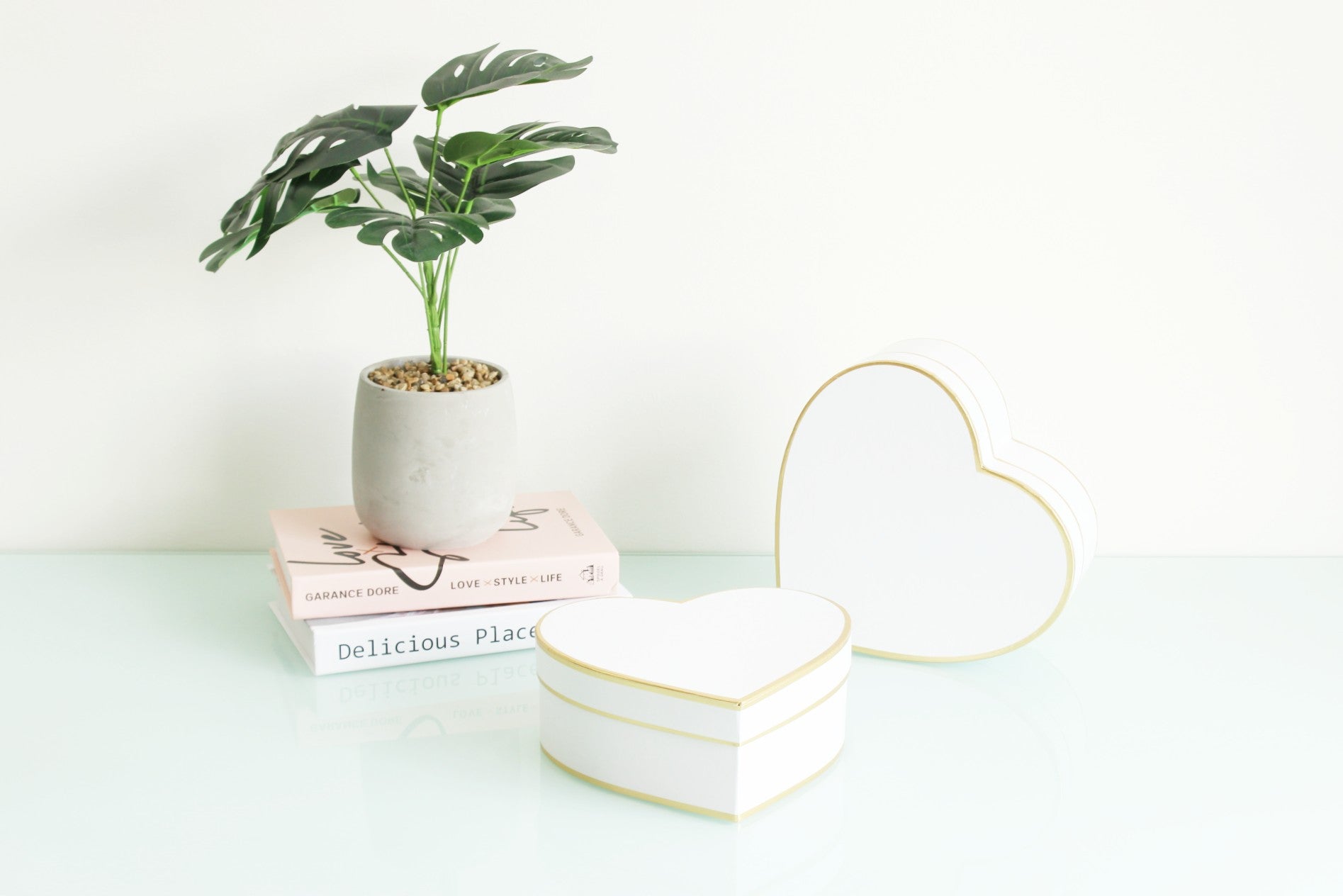 Gold Lines Heart Flower Box - Elegant Supply