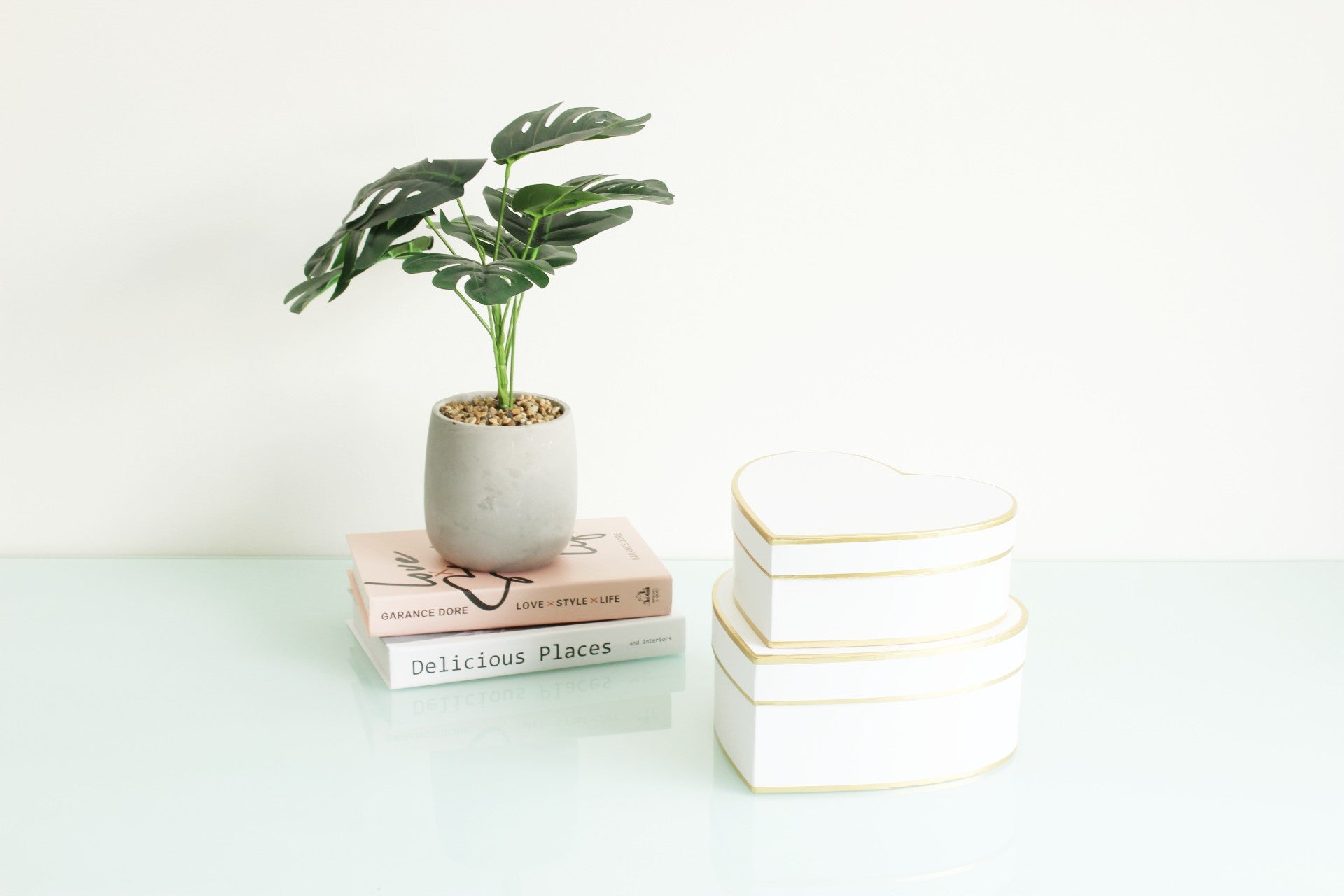 Gold Lines Heart Flower Box - Elegant Supply