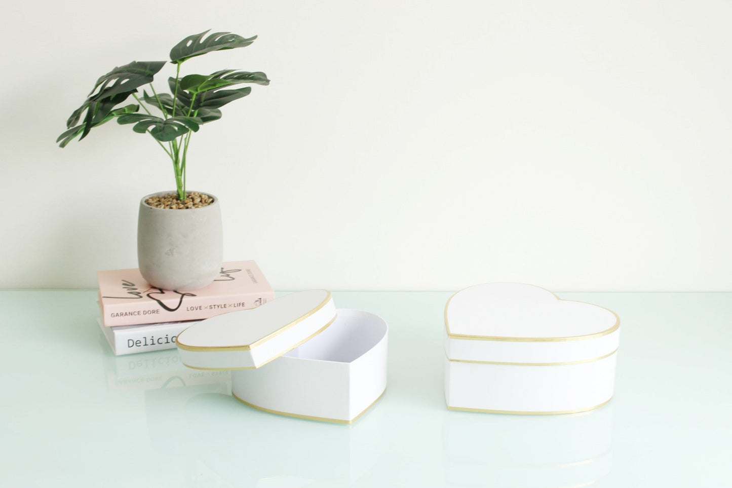 Gold Lines Heart Flower Box - Elegant Supply