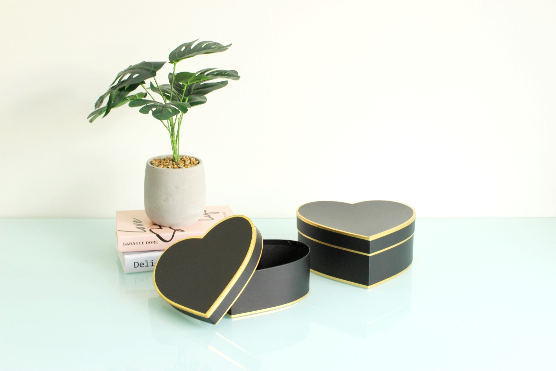 Gold Lines Heart Flower Box - Elegant Supply