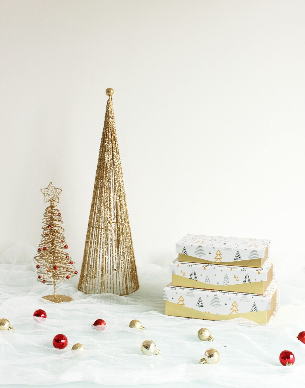 Gold Printed Holiday Pattern Flip Magnetic Box - Elegant Supply