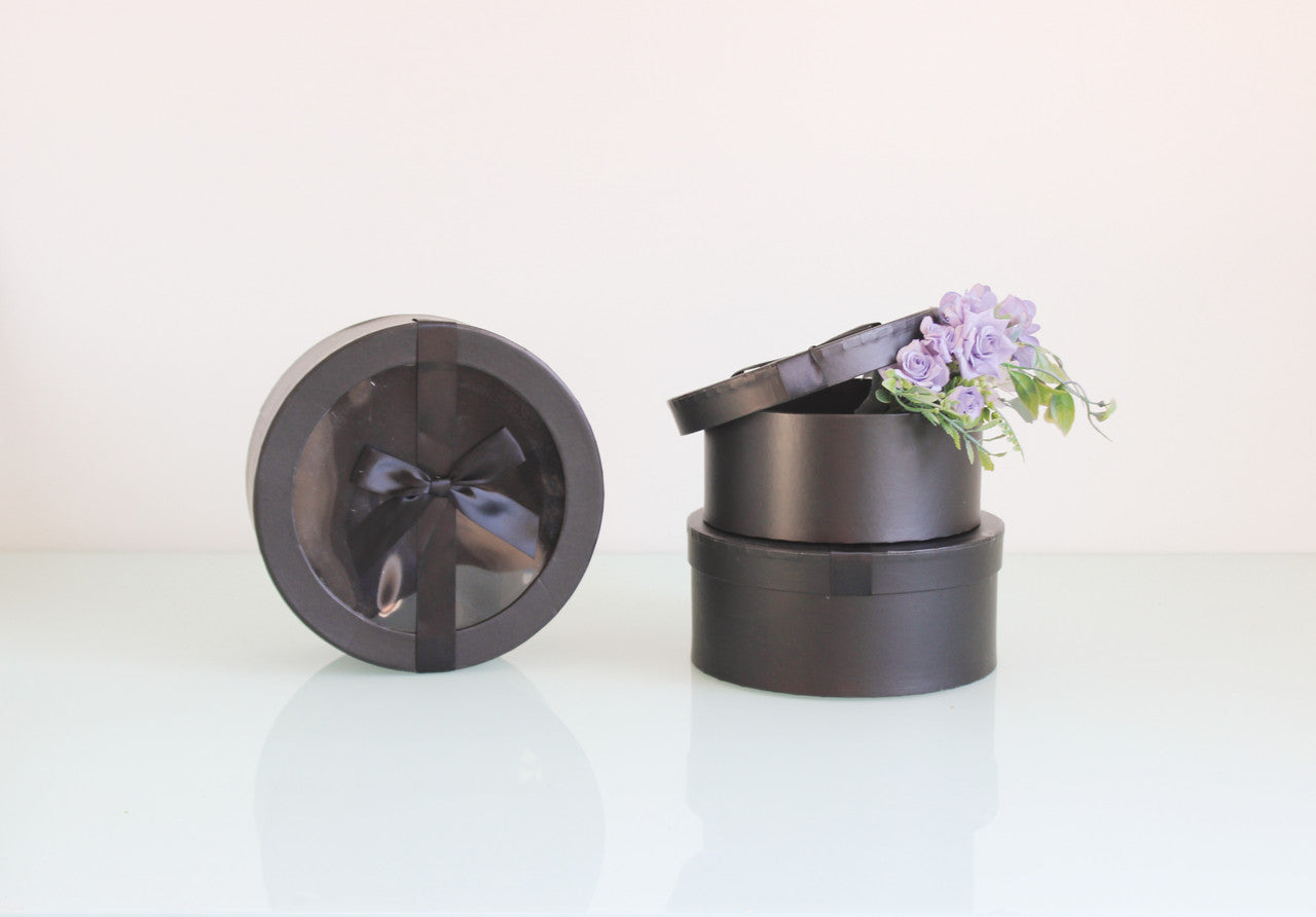 Round box with Clear Lid and Ribbon