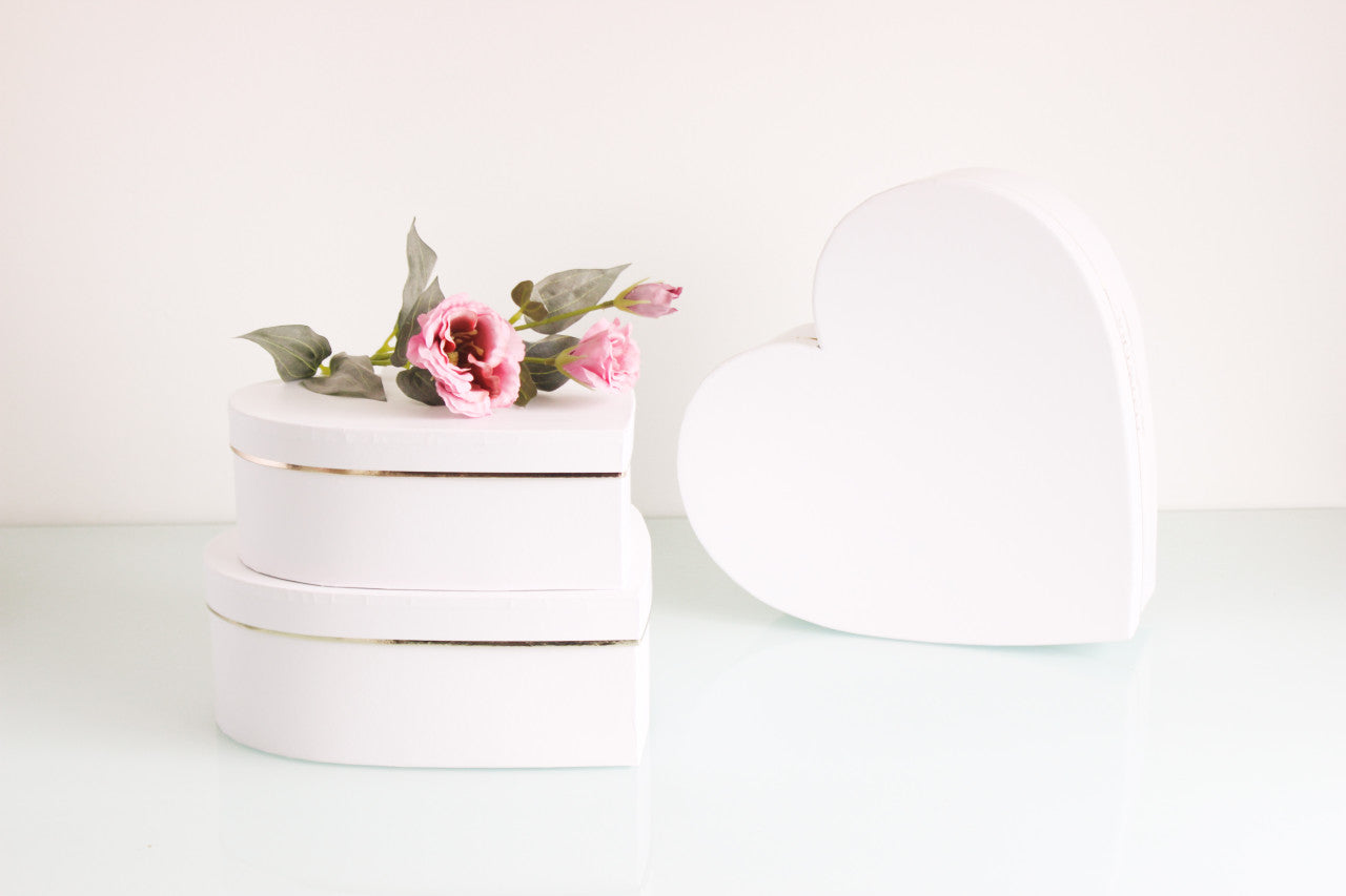 White Heart Boxes, chocolate boxes, flower boxes and gift boxes.