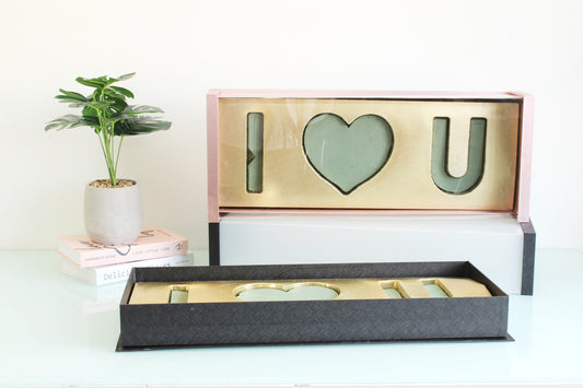 Acrylic "I love you" flower box