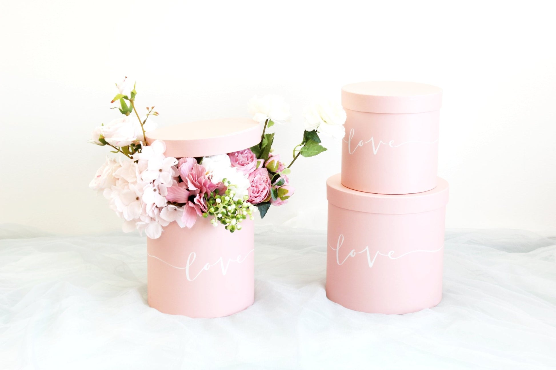 Love Pattern Round Hat Flower Box - Elegant Supply