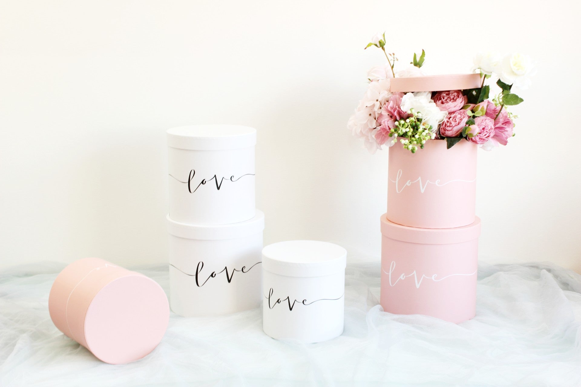 Love Pattern Round Hat Flower Box - Elegant Supply