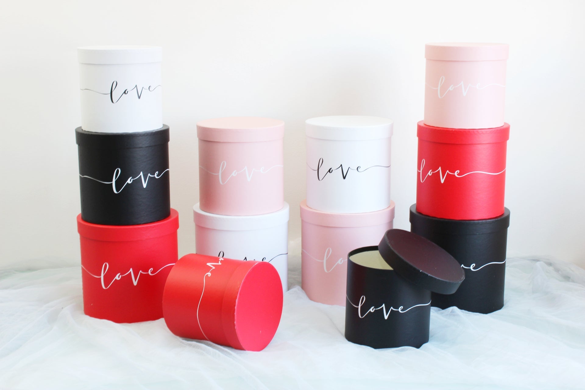 Love Pattern Round Hat Flower Box - Elegant Supply