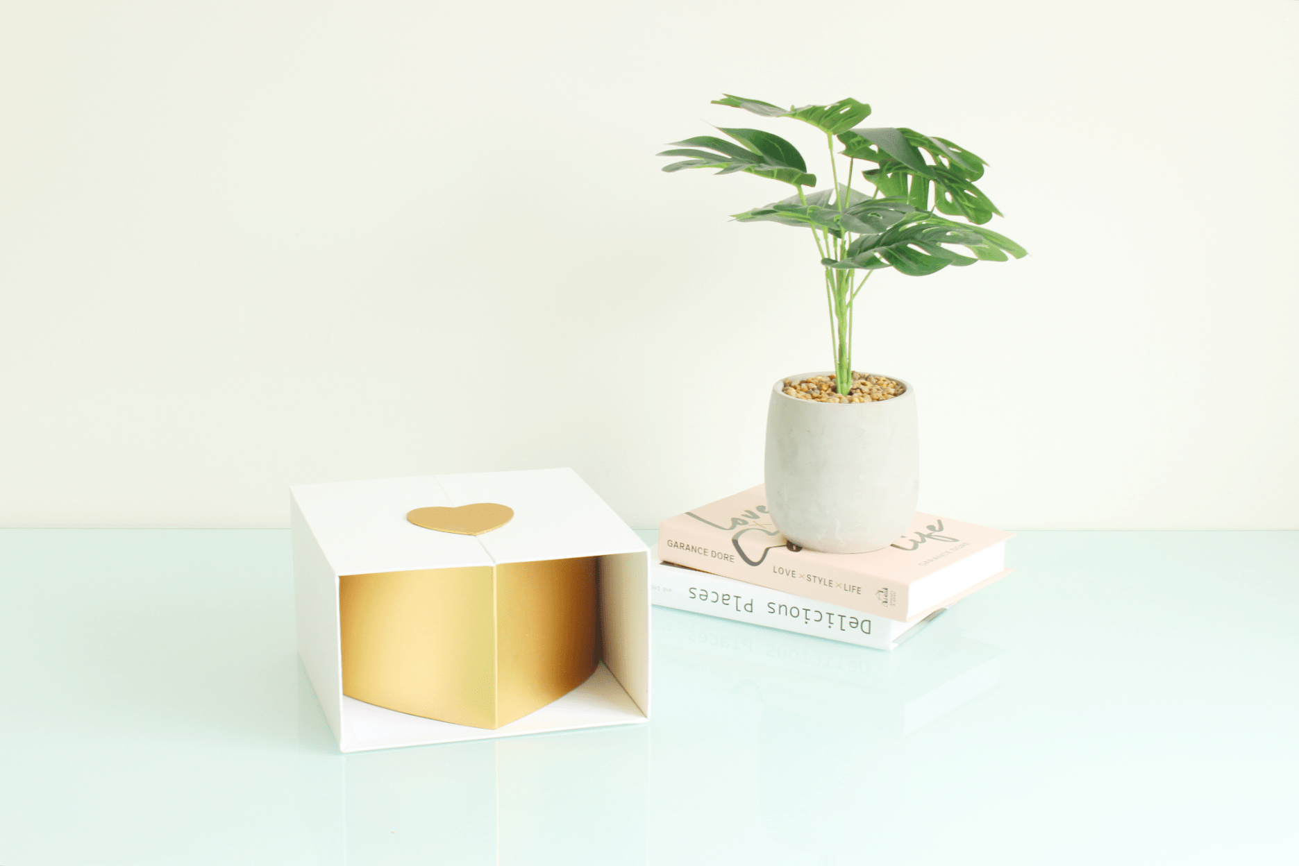 Square Curtain Opening with Heart Insert Flower Box - Elegant Supply